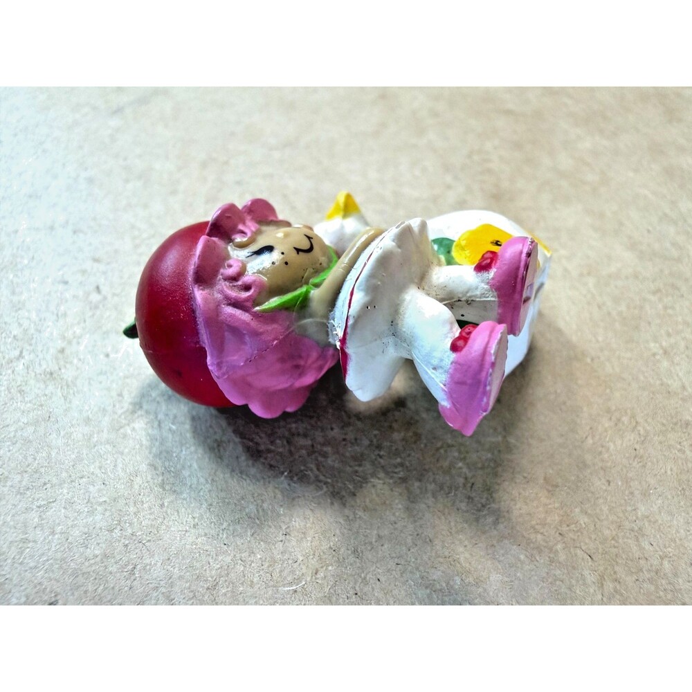 Vintage 1982 Strawberry Shortcake PVC Miniature: Cherry Cuddler with Gooseberry - Picture 10 of 10
